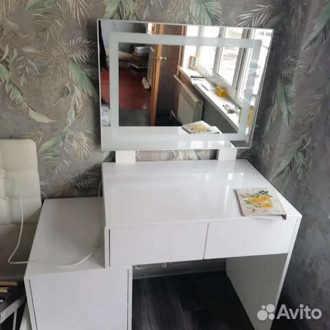 Туалетный столик
