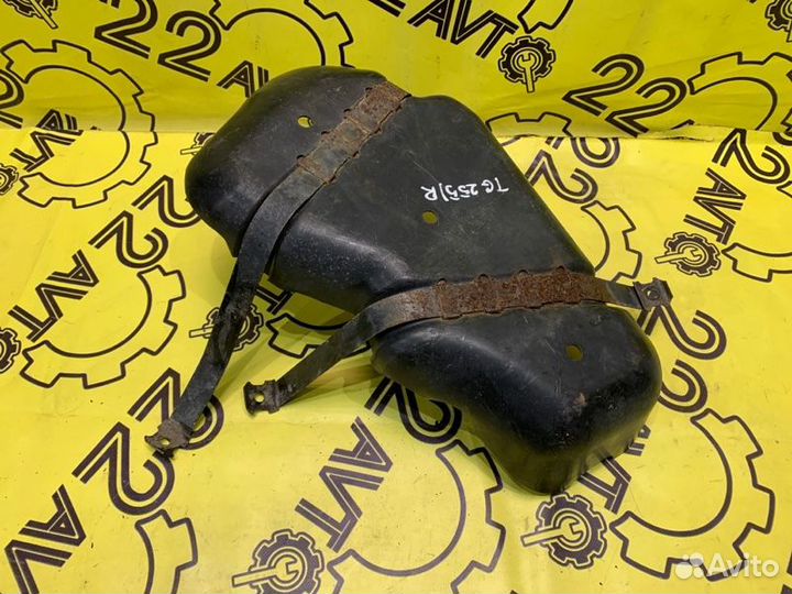 Защита топливного бака правая Volkswagen Touareg