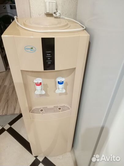 Куллер для воды напольный