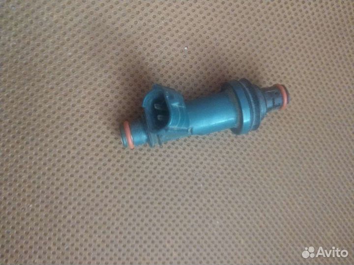 Форсунка бенз.ориг.Тойота Лексус 1 шт б.у