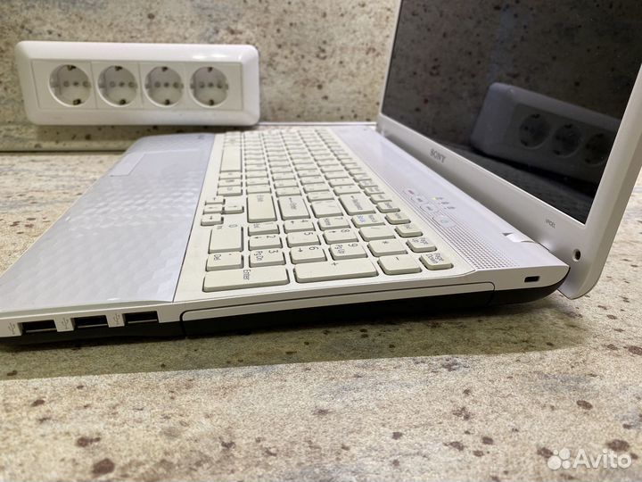 Почти как новый ноутбук Sony