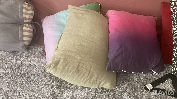 Подушки вместе с наволочками