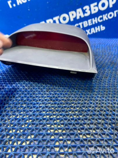 Стоп сигнал дополнительный. Hyundai Accent седан