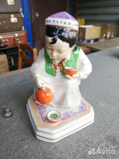 Статуэтки (фарфор)