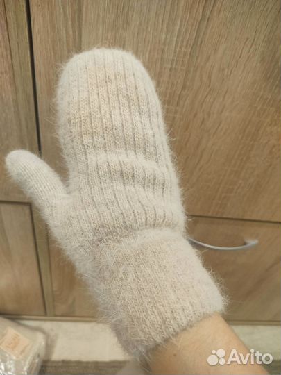 Варежки женские ангора