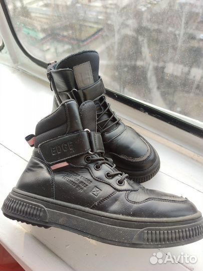 Ботинки на мальчика 36р., утеплённые