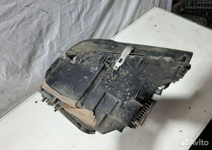 Фара ксенон адаптивная правая Bmw 7 F01 4.4 N63