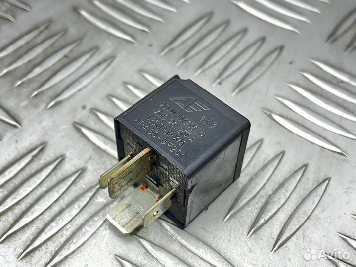 Реле 100 Skoda Octavia A4