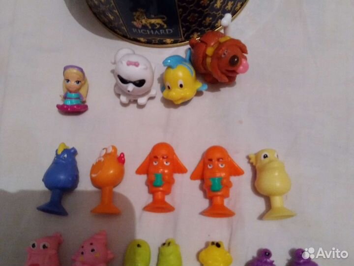 Игрушки из киндера, прилипалы