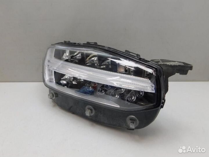 Фара правая Volvo XC90