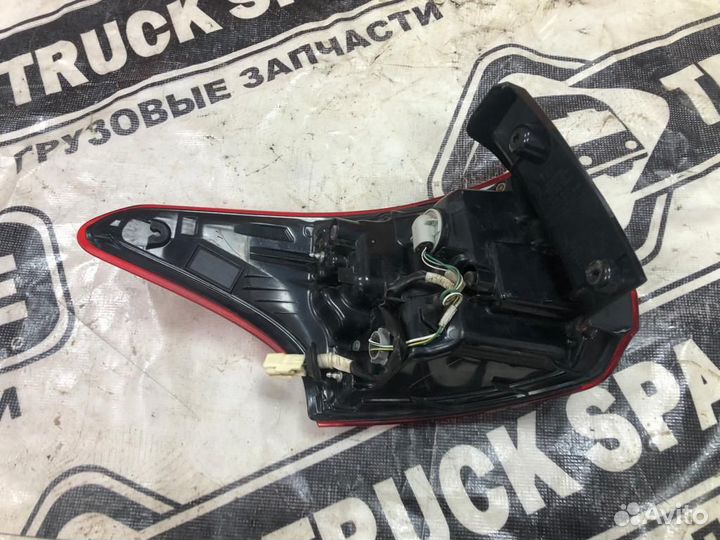 8330A998 Фонарь задний правый Mitsubishi Outlander