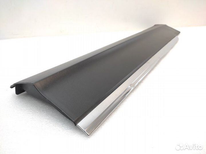 Накладка двери передняя левая Volkswagen Tiguan 2