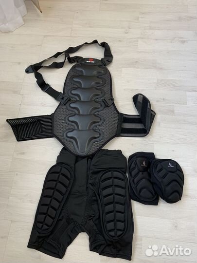 Защита спины горнолыжная