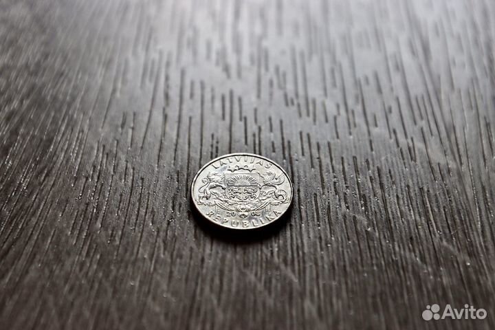 Монета 1 лат (Латвийская Республика)