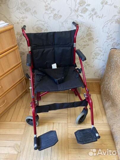 Коляска для инвалидов почти новая