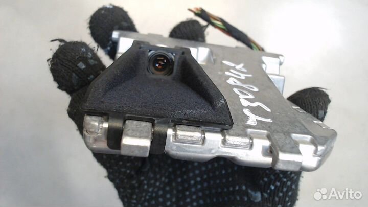 Камера переднего вида Mercedes E W212, 2011