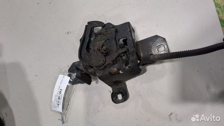 Замок капота Volkswagen Golf 4, 1999