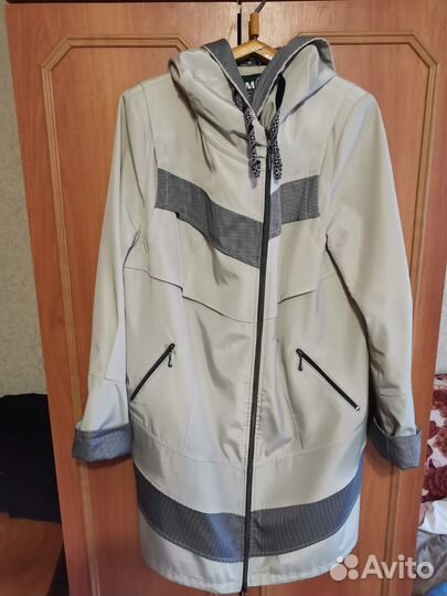 Ветровка женская