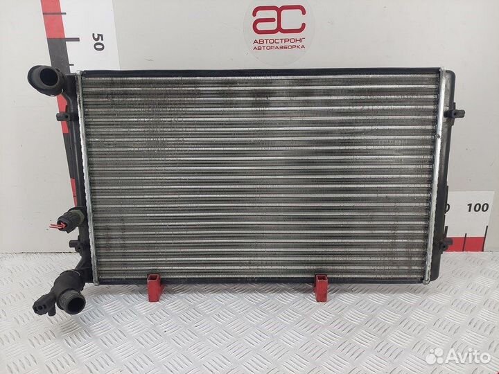 Радиатор основной для Volkswagen Golf 4 652011