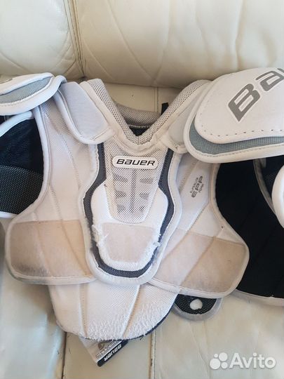 Коньки и форма хоккейные