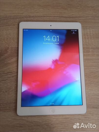 Планшет Apple iPad Air MD794RU/A 16GB