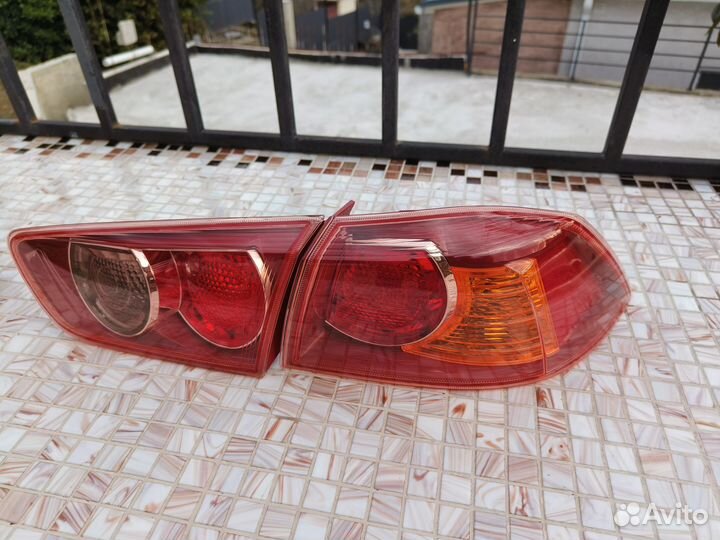 Задние фонари на mitsubishi lancer 10