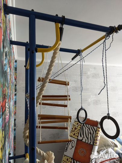 Шведская стенка с турником