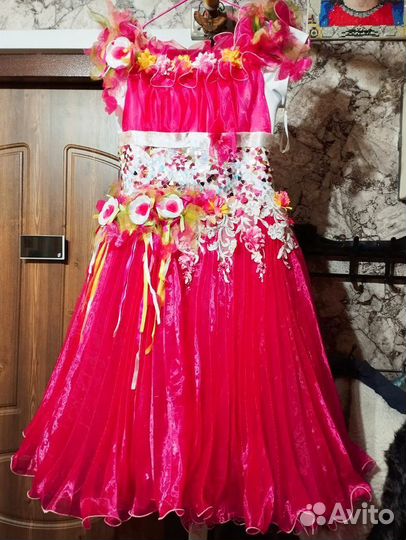 Нарядное платье 128