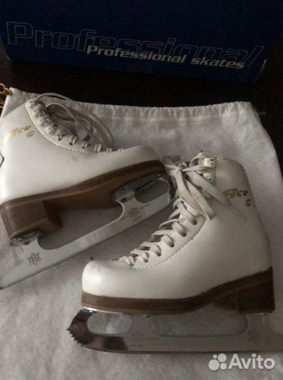 Коньки graf. M9. 17 см по стельке