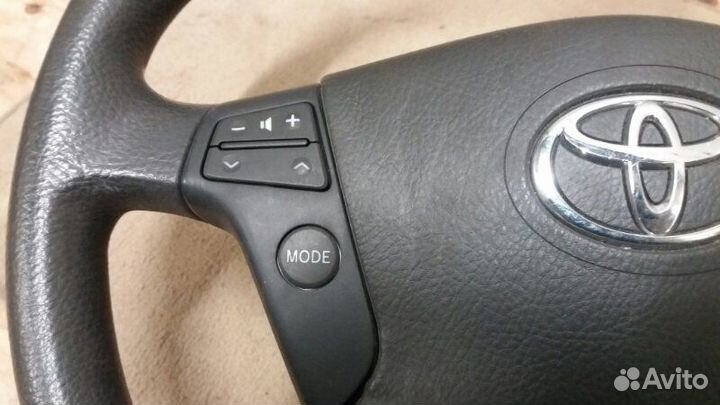 Рулевое колесо руль кнопки Toyota Avensis 2 AZT250