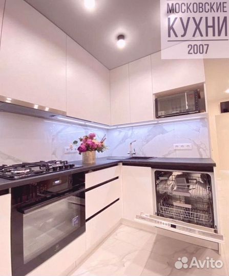 Кухонный гарнитур угловой