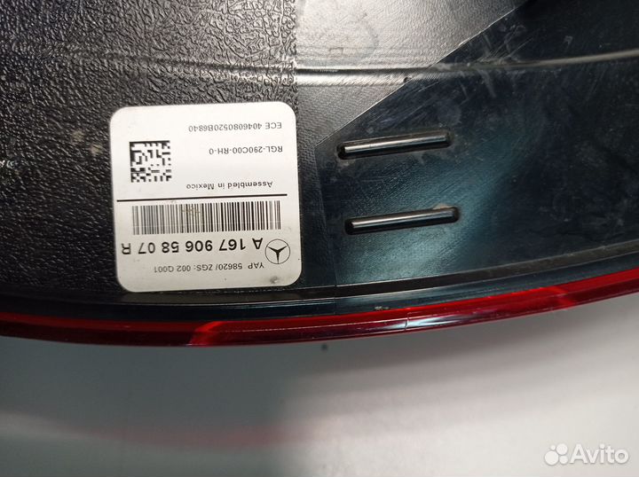 Фонарь задний правый наружный на Mercedes-Benz