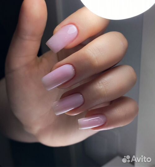 Модель на маникюр-гель лак