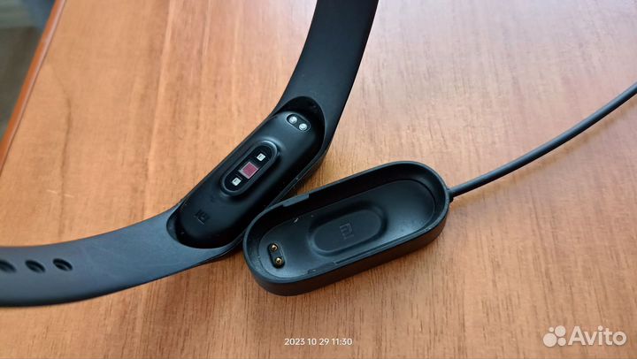Фитнес браслет xiaomi mi band 4