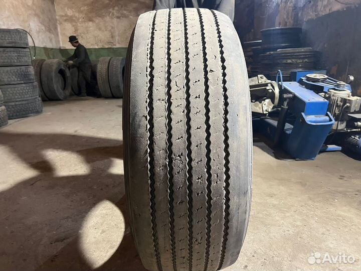 Грузовая шина бу 385 65 R22.5 Matador