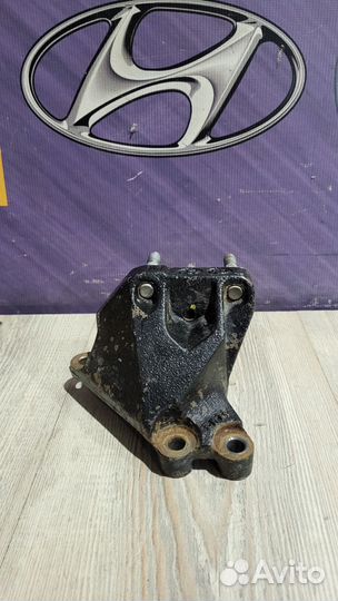 Опора двигателя двс Кронштейн Hyundai solaris Прав