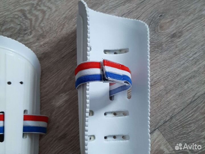 Щитки футбольные Indigo