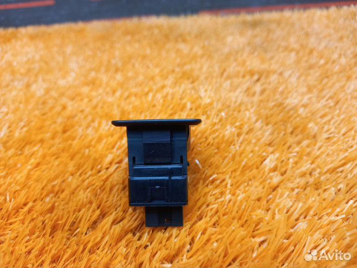 Кнопка стеклоподъемника задняя левая Bmw 5-Series