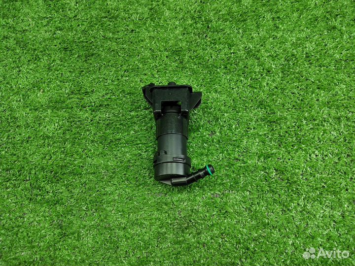 Форсунка омывателя фары левая Audi A6 C6 4F рест V