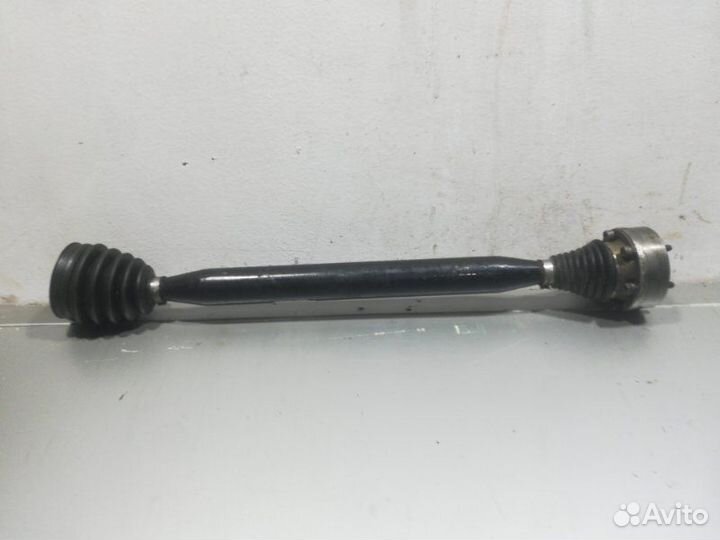 Привод (полуось) передний правый Skoda Polo 2009