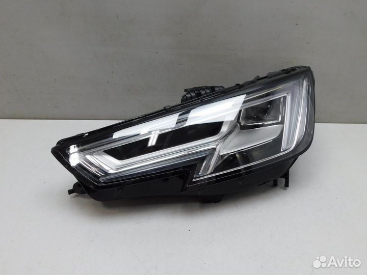 Фара левая Audi A4/RS4