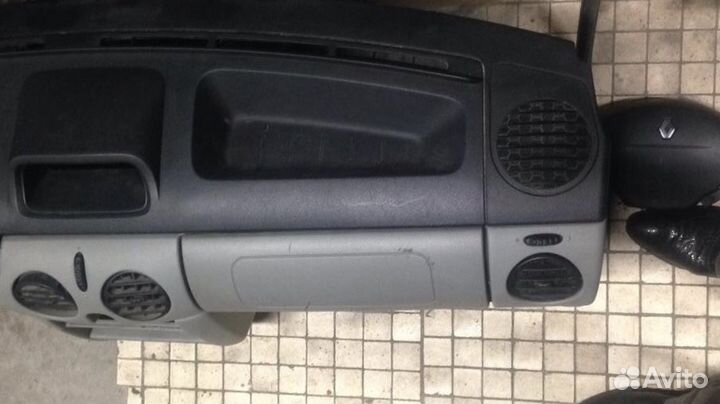 Панель. Торпеда. Рено Кангу. 2005 год