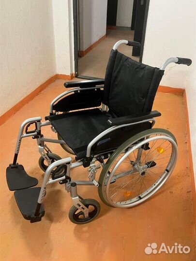 Инвалидная коляска складная бу