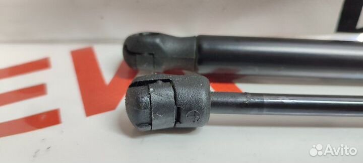 Амортизатор капота передний Toyota Camry ACV40