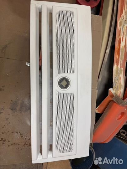 Крышка капота паз