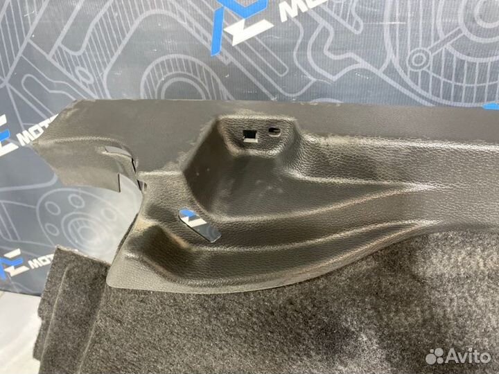 Обшивка багажника правая Volkswagen Passat Variant