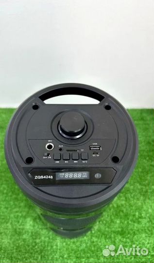 Музыкальная колонка с микрофоном