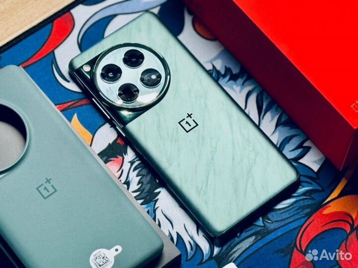 OnePlus 12, 12/256 ГБ