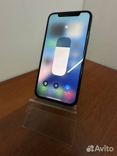 iPhone Xs, 64 ГБ