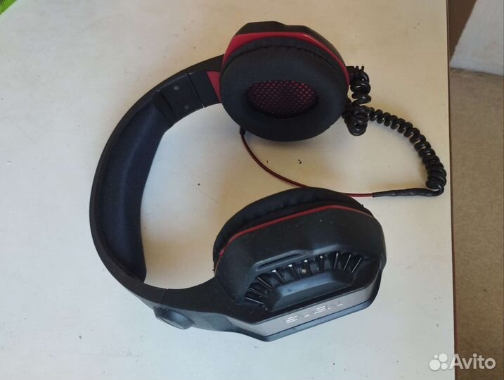 Проводные наушники